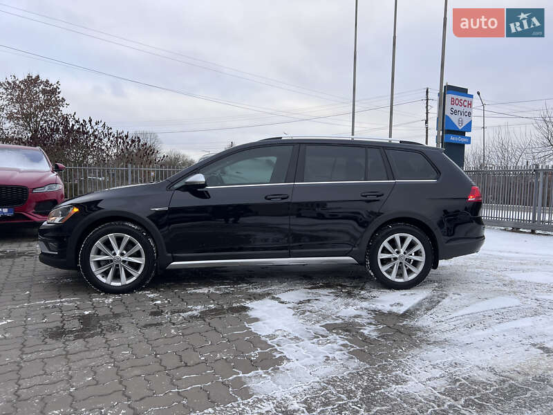 Универсал Volkswagen Golf Alltrack 2017 в Нововолынске
