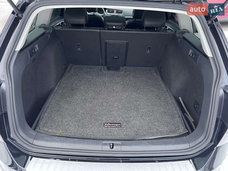 Универсал Volkswagen Golf Alltrack 2017 в Нововолынске
