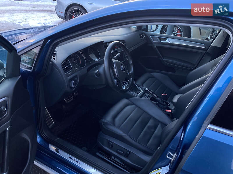 Универсал Volkswagen Golf Alltrack 2017 в Ровно