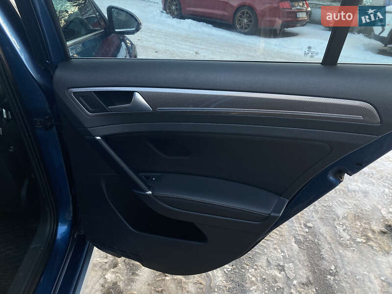 Универсал Volkswagen Golf Alltrack 2017 в Ровно