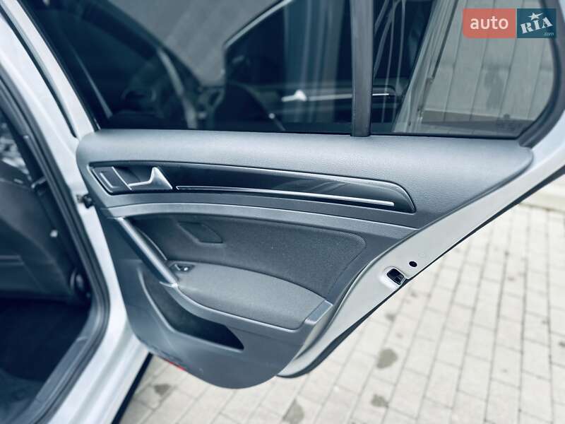 Хэтчбек Volkswagen Golf GTD 2013 в Мукачево