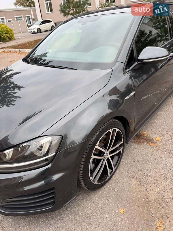 Хетчбек Volkswagen Golf GTD 2016 в Києві фото 8 Хетчбек Volkswagen Golf GTD 2016 в Києві