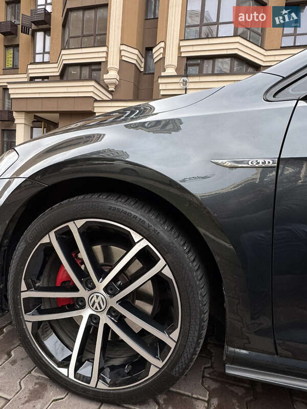 Универсал Volkswagen Golf GTD 2016 в Киеве