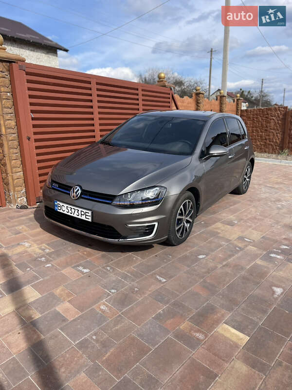 Volkswagen Golf GTE 2015