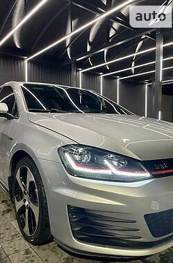 Хетчбек Volkswagen Golf GTI 2016 в Ужгороді