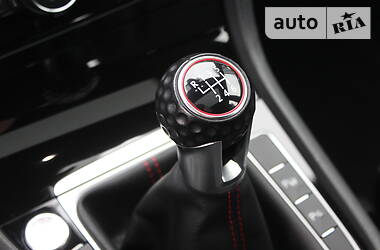 Хэтчбек Volkswagen Golf GTI 2018 в 