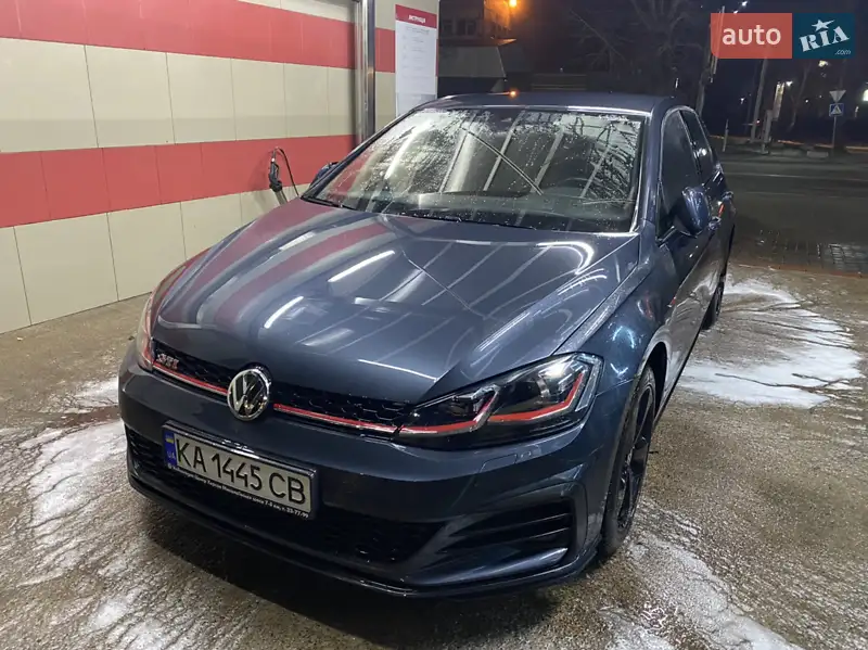 Хэтчбек Volkswagen Golf GTI 2019 в 