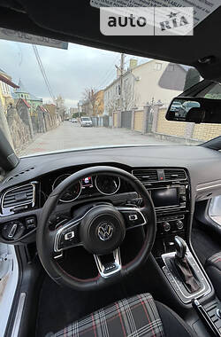 Хэтчбек Volkswagen Golf GTI 2020 в Черновцах