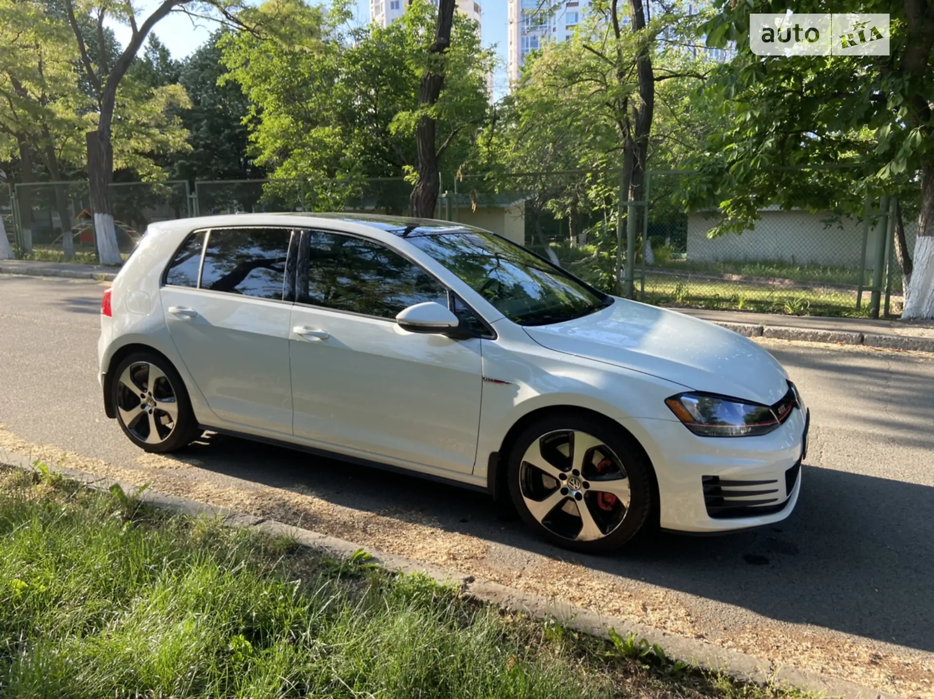 2016 Volkswagen Golf GTI - мініатюра 2