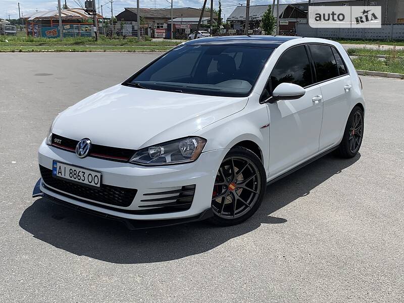 Хэтчбек Volkswagen Golf GTI 2017 в 