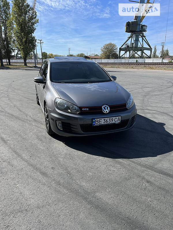 Volkswagen Golf GTI