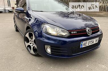 Хетчбек Volkswagen Golf GTI 2011 в 