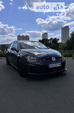 Хэтчбек Volkswagen Golf GTI 2016 в Киеве