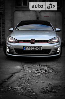 Хэтчбек Volkswagen Golf GTI 2014 в Киеве