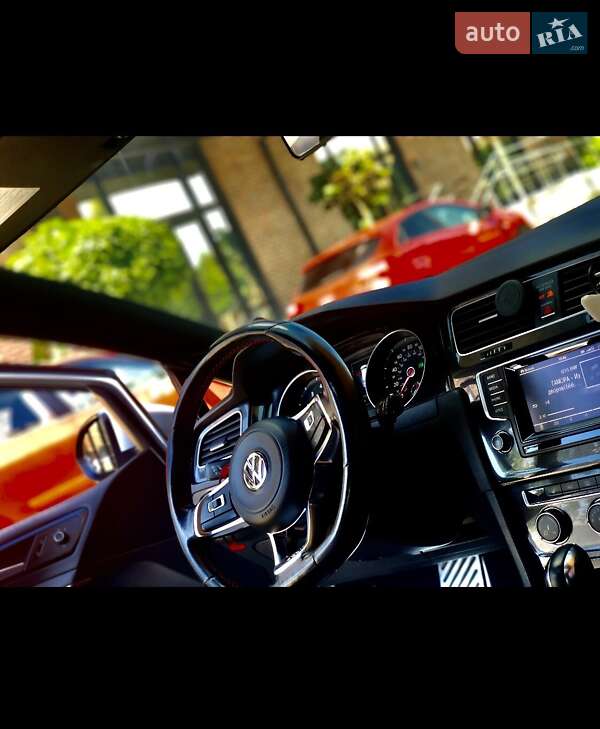 Хэтчбек Volkswagen Golf GTI 2014 в Киеве