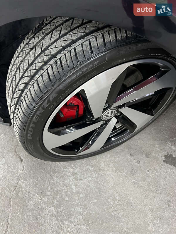 Хетчбек Volkswagen Golf GTI 2020 в Львові