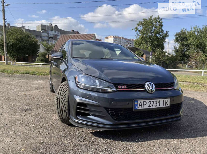 Хэтчбек Volkswagen Golf GTI 2020 в Борисполе