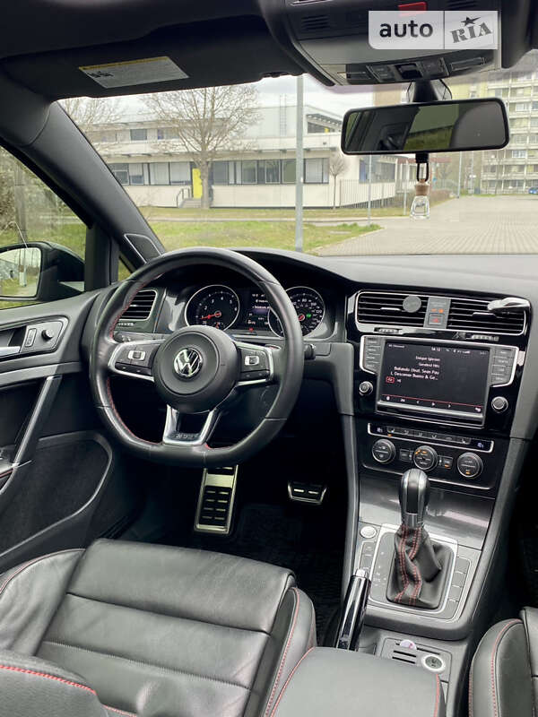 Хэтчбек Volkswagen Golf GTI 2015 в Днепре