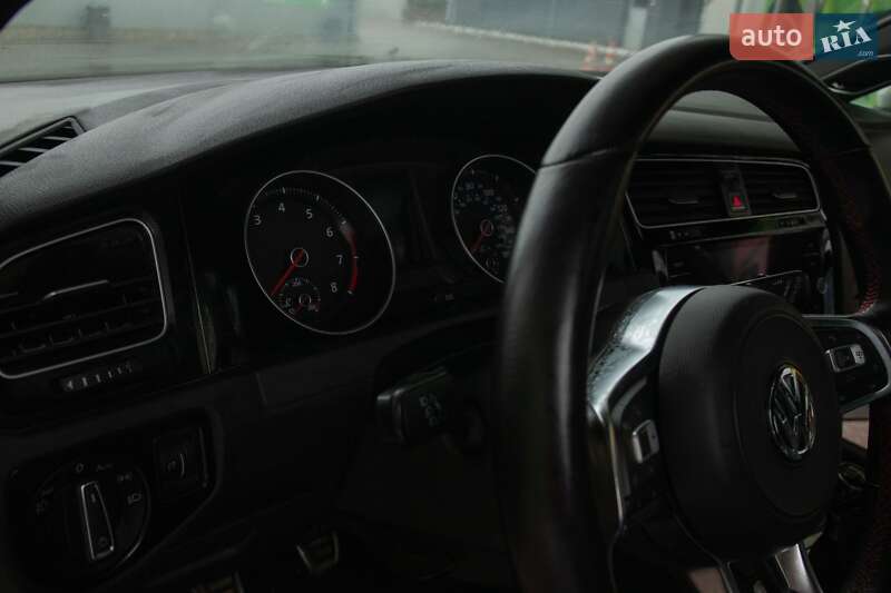 Хетчбек Volkswagen Golf GTI 2017 в Чернігові