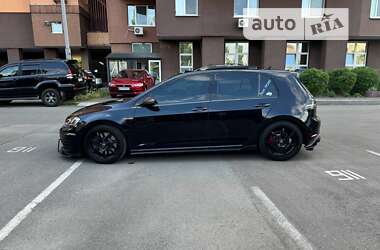 Хэтчбек Volkswagen Golf GTI 2015 в Киеве