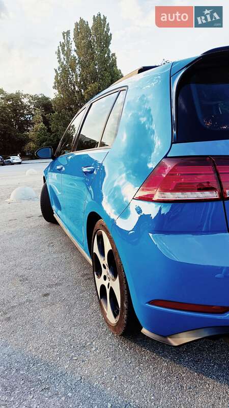 Хетчбек Volkswagen Golf GTI 2020 в Запоріжжі