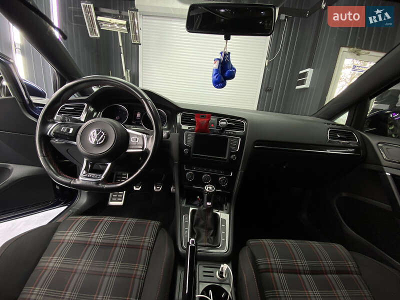 Хэтчбек Volkswagen Golf GTI 2016 в Одессе