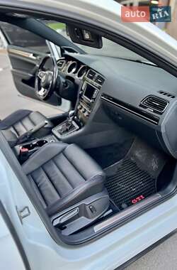 Хэтчбек Volkswagen Golf GTI 2016 в 
