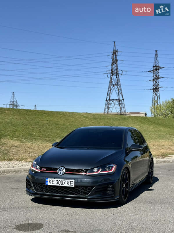 Хэтчбек Volkswagen Golf GTI 2019 в Днепре