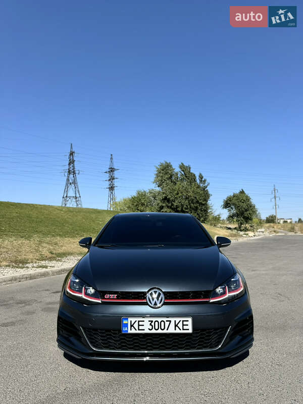 Хэтчбек Volkswagen Golf GTI 2019 в Днепре