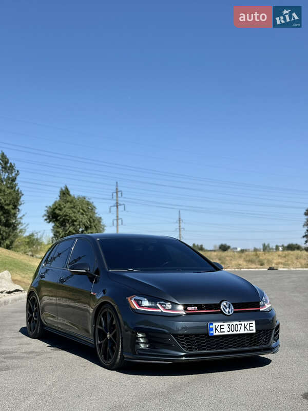 Хэтчбек Volkswagen Golf GTI 2019 в Днепре