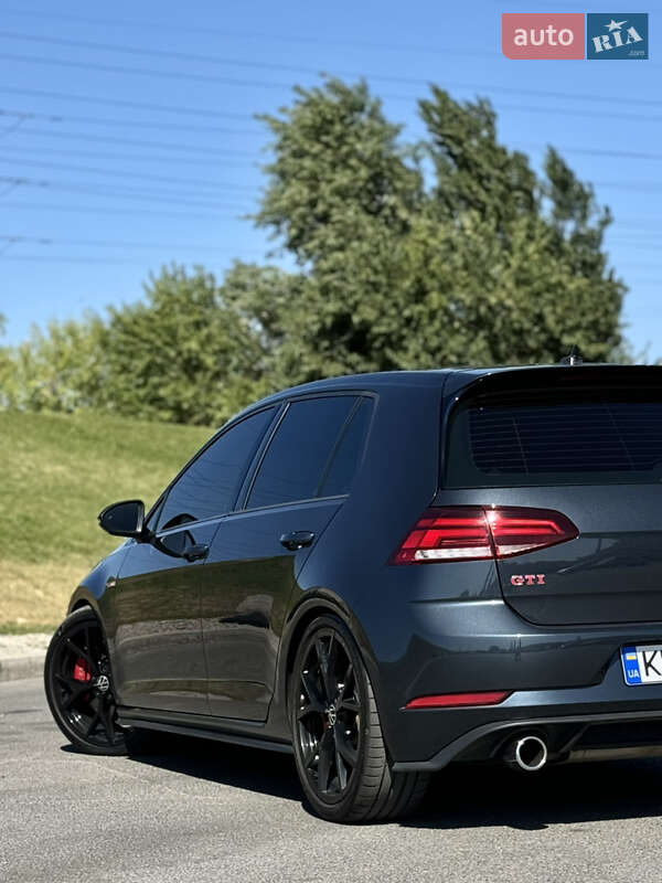 Хэтчбек Volkswagen Golf GTI 2019 в Днепре