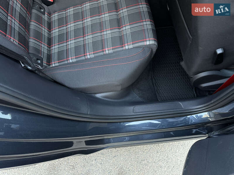 Хэтчбек Volkswagen Golf GTI 2019 в Днепре
