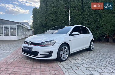 Хэтчбек Volkswagen Golf GTI 2016 в 