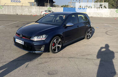 Хэтчбек Volkswagen Golf GTI 2015 в Киеве