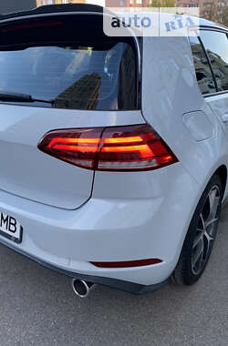 Хэтчбек Volkswagen Golf GTI 2020 в 