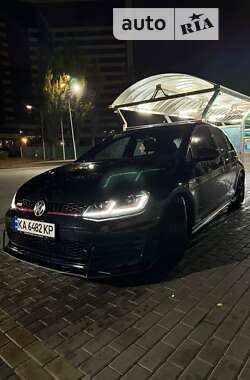 Хэтчбек Volkswagen Golf GTI 2015 в Киеве