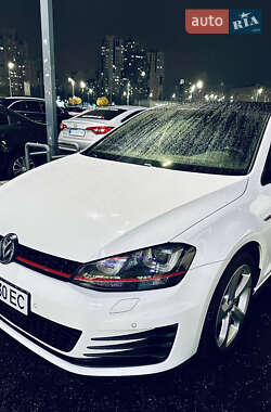 Хэтчбек Volkswagen Golf GTI 2014 в 