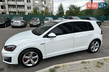 Хэтчбек Volkswagen Golf GTI 2014 в 