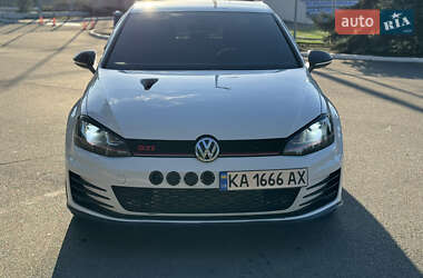 Хетчбек Volkswagen Golf GTI 2015 в Києві