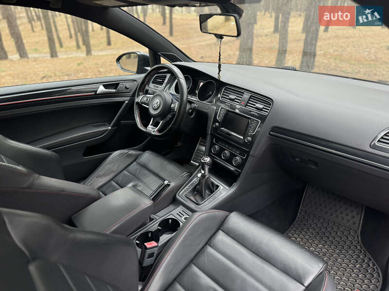 Хэтчбек Volkswagen Golf GTI 2015 в Днепре