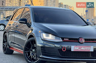 Хетчбек Volkswagen Golf GTI 2016 в Києві