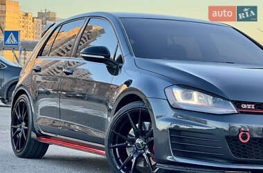 Хетчбек Volkswagen Golf GTI 2016 в Києві