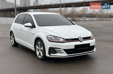 Хэтчбек Volkswagen Golf GTI 2020 в Киеве