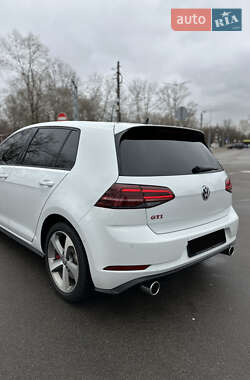 Хэтчбек Volkswagen Golf GTI 2020 в Киеве