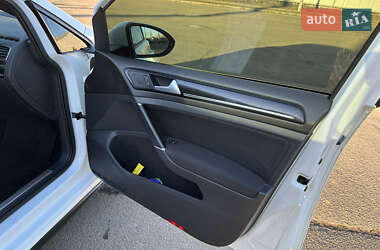 Хэтчбек Volkswagen Golf GTI 2015 в 