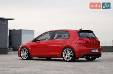 Хетчбек Volkswagen Golf GTI 2017 в Києві