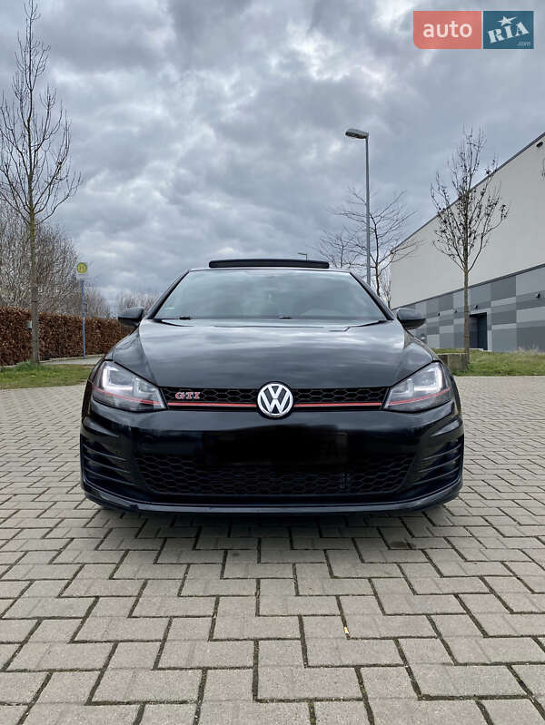 Volkswagen Golf GTI 2015