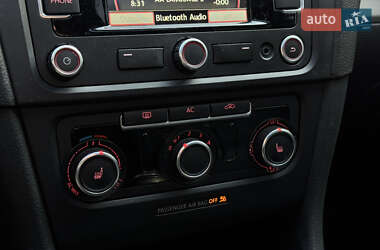 Хэтчбек Volkswagen Golf GTI 2012 в 