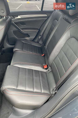 Хэтчбек Volkswagen Golf GTI 2020 в 