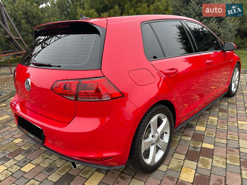 Хэтчбек Volkswagen Golf GTI 2017 в 